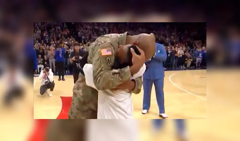 Padre militar regresa de la guerra y sorprende a su hijo en pleno juego de la NBA [VIDEO]