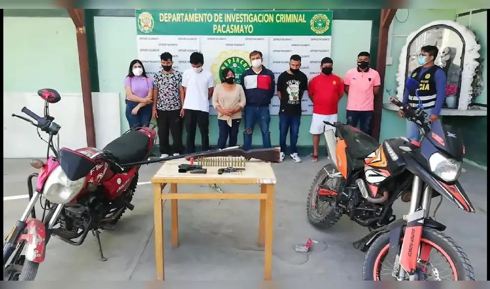 Los intervenidos tenían en su poder tres armas de fuego y abundante munición. Los intervenidos tenían en su poder tres armas de fuego y abundante munición.