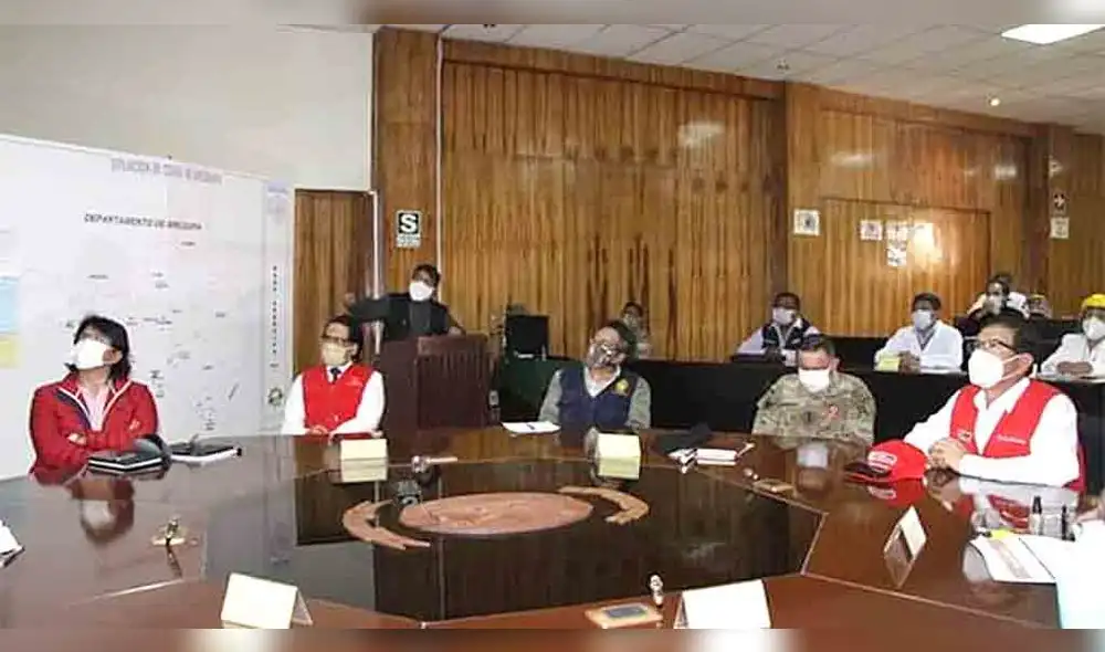 balance. Ministro Montenegro se reunió con Comando COVID y autoridades regionales para hacer evaluación. balance. Ministro Montenegro se reunió con Comando COVID y autoridades regionales para hacer evaluación.