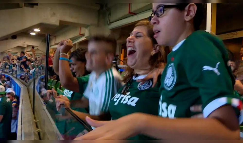 Silvia Grecco nominada a mejor fan en los Premios Thes Best 2019 de la FIFA.