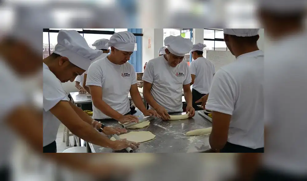 Ofrecen 930 becas integrales de capacitación para jóvenes 