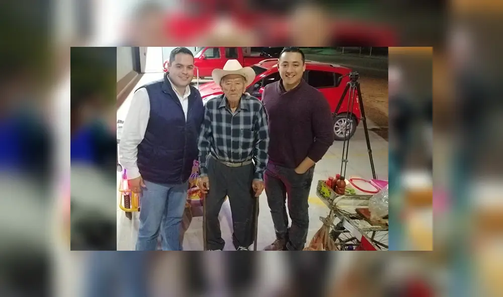 En Facebook, un anciano obtuvo la ayuda de un joven al difundir su caso y logró vender toda su mercancía.