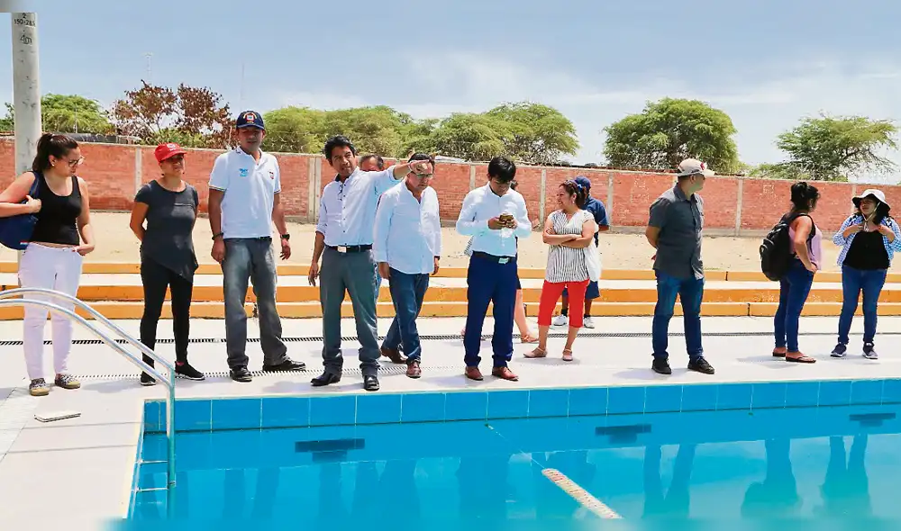 Recorrido. Inspeccionan espacios donde construirán parque.