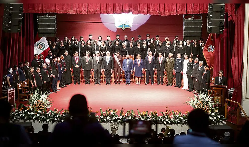 ACTO. Autoridades del sur acompañaron al alcalde provincial Omar Candia en ceremonia por aniversario de Arequipa. ACTO. Autoridades del sur acompañaron al alcalde provincial Omar Candia en ceremonia por aniversario de Arequipa.