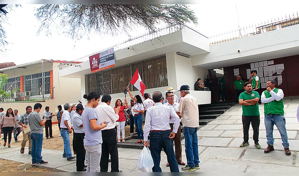 Jurado Electoral Especial de Piura revisa las hojas de vida de los aspirantes a un escaño congresal el 2020. Jurado Electoral Especial de Piura revisa las hojas de vida de los aspirantes a un escaño congresal el 2020.