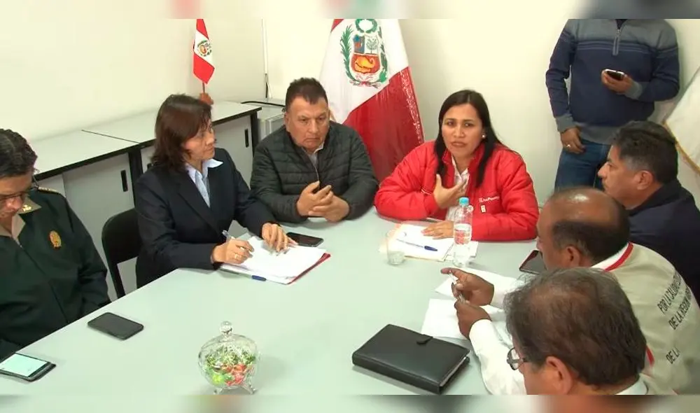 Tía María: comisión del Minedu se quedará en Islay hasta que las clases se reanuden Tía María: comisión del Minedu se quedará en Islay hasta que las clases se reanuden