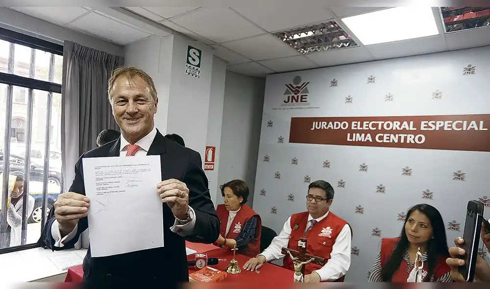 Muñoz dice que heredará muchísimos problemas de Castañeda
