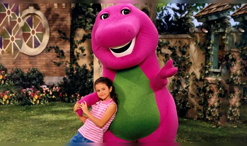 Pocos saben que la cantante y actriz se inició en la popular serie infantil del dinosaurio morado. Pocos saben que la cantante y actriz se inició en la popular serie infantil del dinosaurio morado.