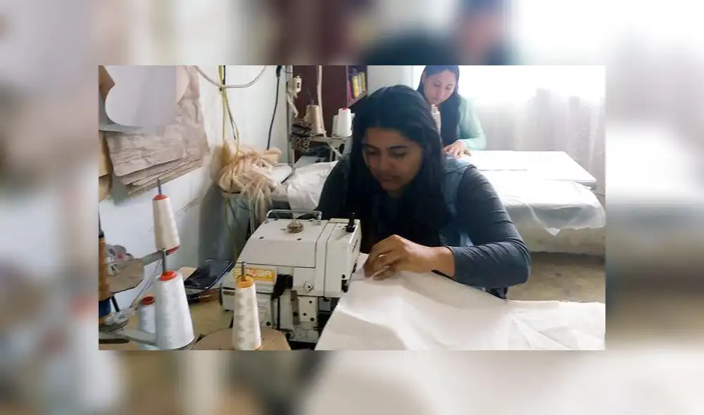 Venezolanas en Lima emprenden negocio de bolsas reciclables personalizadas
