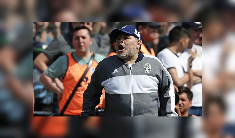 Diego Maradona debutó como DT de Gimnasia de la Plata con una derrota por 1-2 ante Racing.