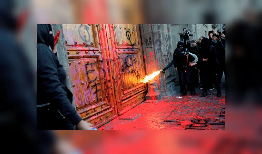 AMLO apoya la propuesta de crear una fiscalía especializada en investigaciones de feminicidios. (Foto: Expansión Política) AMLO apoya la propuesta de crear una fiscalía especializada en investigaciones de feminicidios. (Foto: Expansión Política)