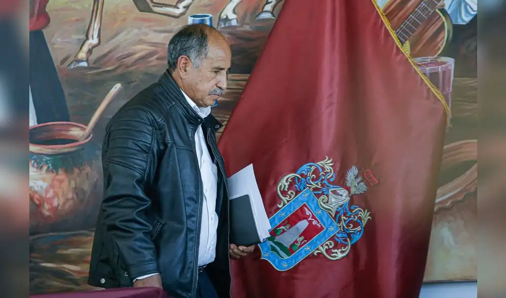 ALCALDE EN FUNCIONES DE AREQUIPA ANGEL LINARES 


