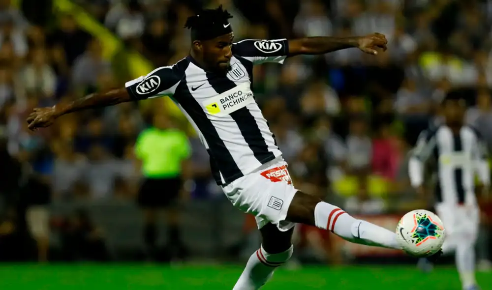 Carlos Ascues fue sancionado por directiva y comando técnico de Alianza Lima.