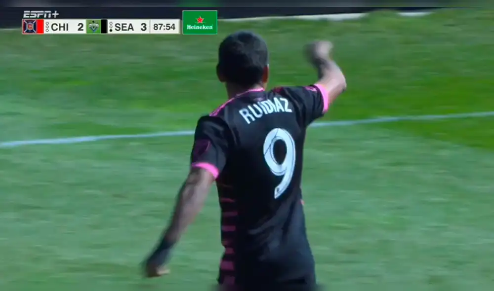 Raúl Ruidíaz se sacó al arquero de encima y marcó para el Seattle Sounders [VIDEO]
