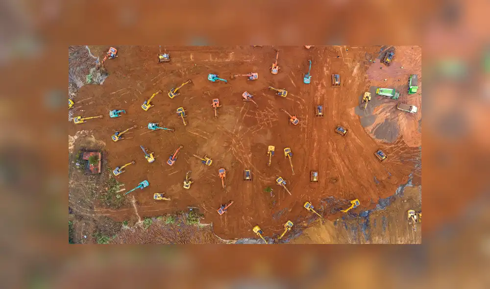 China: transmiten en vivo la construcción de hospital especializado para atender casos de coronavirus [VIDEO]