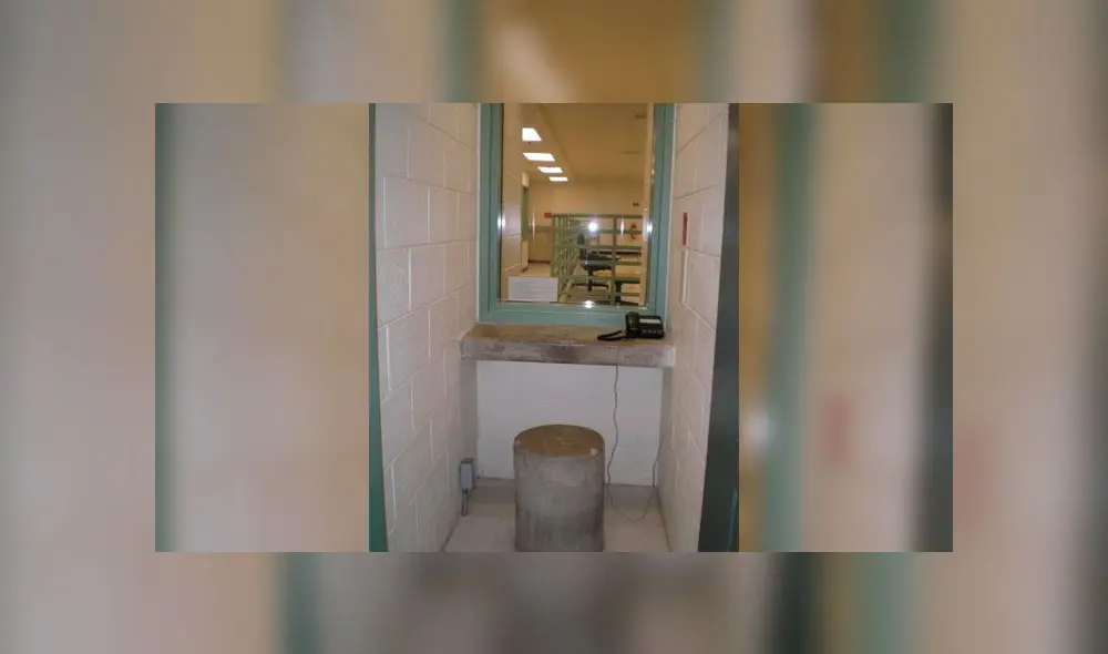 Esta es la cabina en donde 'El Chapo' se comunica con su abogada. Foto: Difusión Esta es la cabina en donde 'El Chapo' se comunica con su abogada. Foto: Difusión