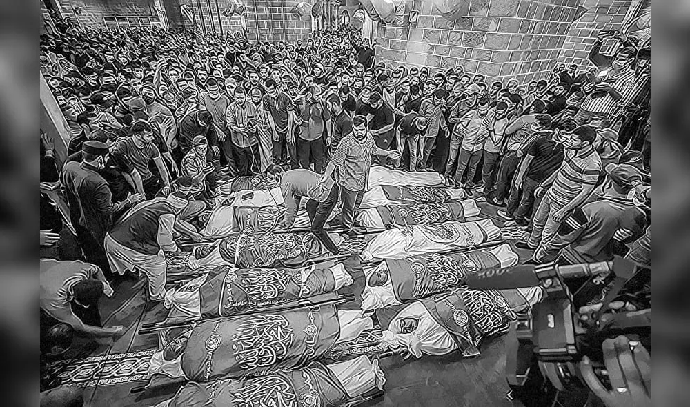 Gaza (---), 13/05/2021.- Palestinians attend the funeral of 15 people who were killed in an Israeli air strike in Gaza City, 13 May 2021. In response to days of violent confrontations between Israeli security forces and Palestinians in Jerusalem, various Palestinian militants factions in Gaza launched rocket attacks since 10 May that killed at least six Israelis to date. Gaza Strip's health ministry said that at least 65 Palestinians, including 13 children, were killed in the recent retaliatory Israeli airstrikes. Hamas confirmed the death of Bassem Issa, its Gaza City commander, during an airstrike. (Atentado, Estados Unidos, Jerusalén) EFE/EPA/HAITHAM IMAD Gaza (---), 13/05/2021.- Palestinians attend the funeral of 15 people who were killed in an Israeli air strike in Gaza City, 13 May 2021. In response to days of violent confrontations between Israeli security forces and Palestinians in Jerusalem, various Palestinian militants factions in Gaza launched rocket attacks since 10 May that killed at least six Israelis to date. Gaza Strip's health ministry said that at least 65 Palestinians, including 13 children, were killed in the recent retaliatory Israeli airstrikes. Hamas confirmed the death of Bassem Issa, its Gaza City commander, during an airstrike. (Atentado, Estados Unidos, Jerusalén) EFE/EPA/HAITHAM IMAD