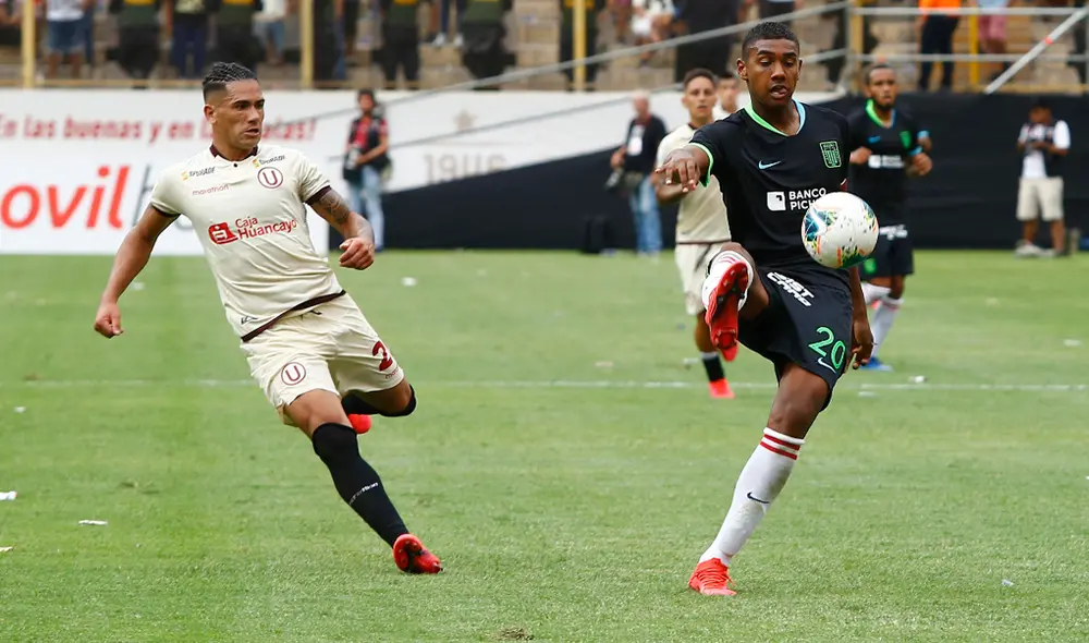 Jugadores del fútbol peruano tendrán que jugar con mascarillas por el coronavirus. Foto: Grupo La República