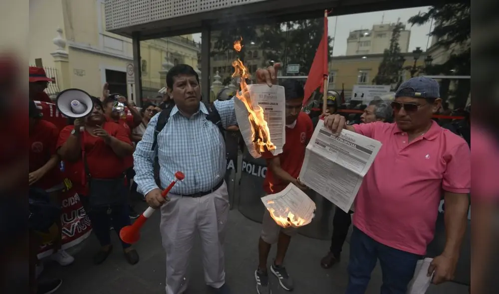 Negociación colectiva: estatales continúan exigiendo derogación de decreto de urgencia [Fotos]