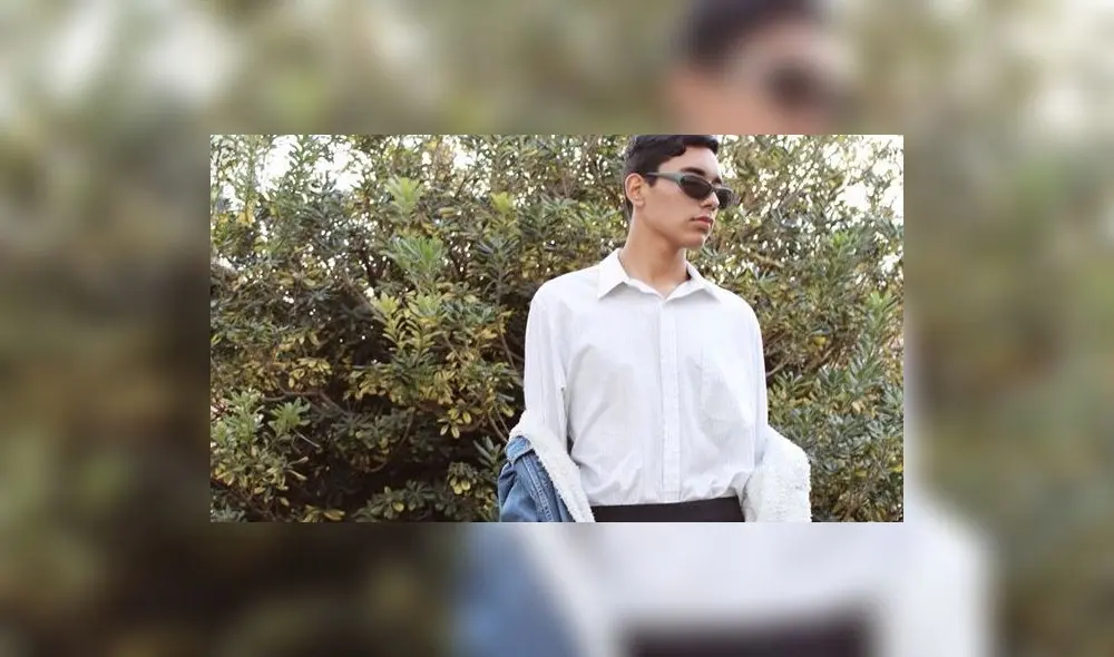 Miguel Martínez decidió vestir un desenfadado atuendo para su ceremonia de graduación. Foto: Facebook. Miguel Martínez decidió vestir un desenfadado atuendo para su ceremonia de graduación. Foto: Facebook.