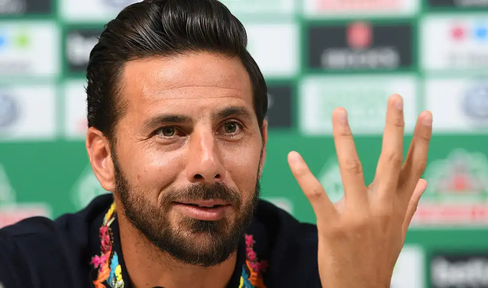 Claudio Pizarro terminó su carrera jugando por el Werder Bremen. Foto: AFP Claudio Pizarro terminó su carrera jugando por el Werder Bremen. Foto: AFP