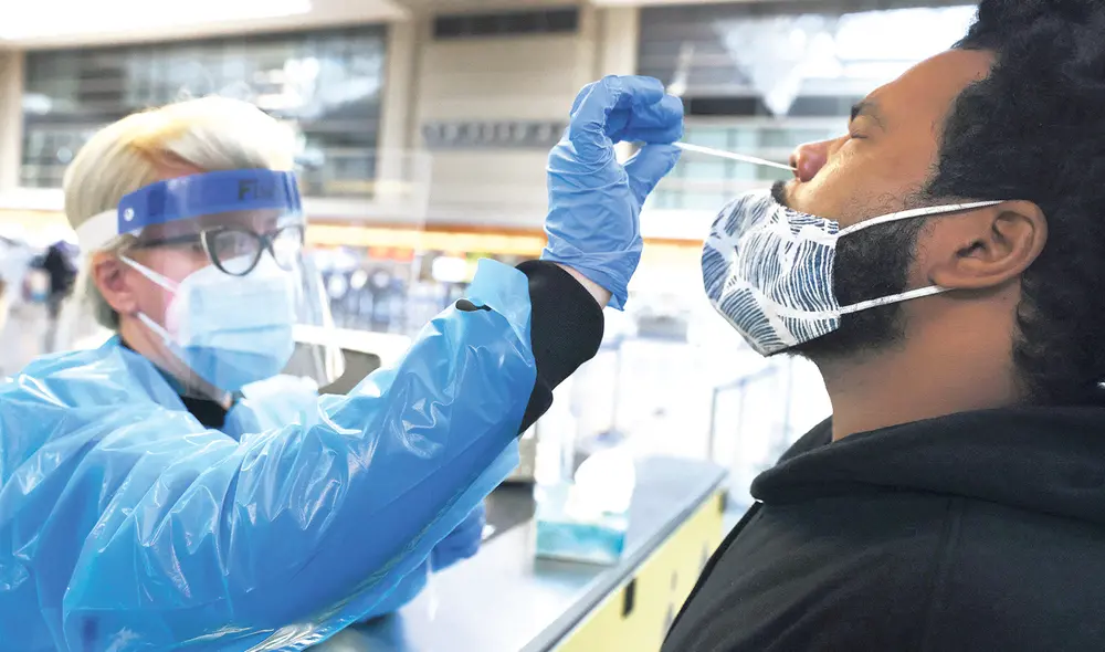 Investigación. Reino Unido detectó la nueva variante gracias a la secuenciación genómica constante. Foto: difusión