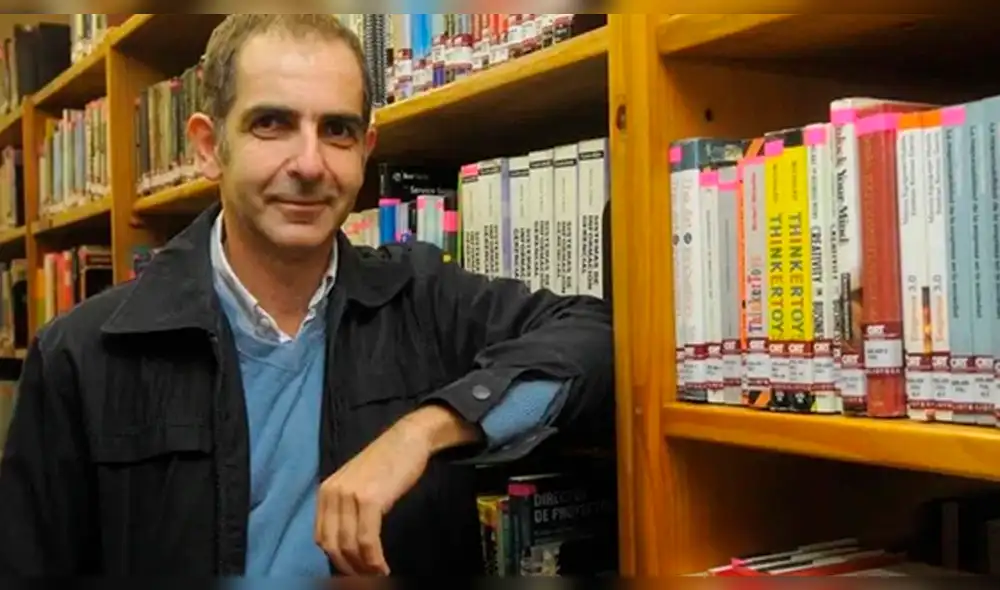 Profesor de periodismo renunció porque alumnos no dejaban de ver sus smartphones [FOTO]