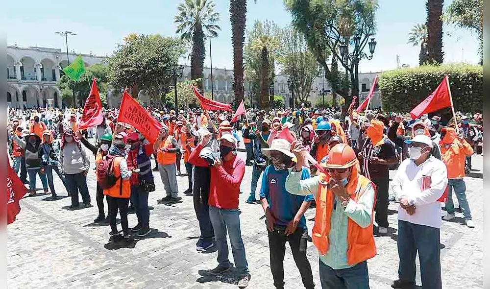 Arequipa. Agremiados a Construcción Civil exigieron que en abril de 2021 se haga referéndum para nueva Constitución.