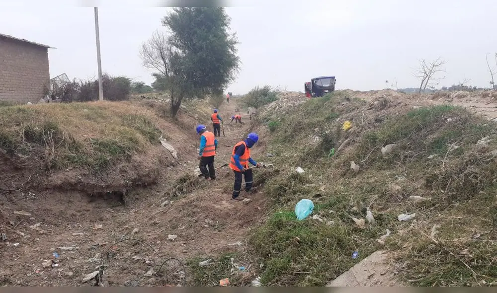 Trabajo de limpieza de canales Trabajo de limpieza de canales