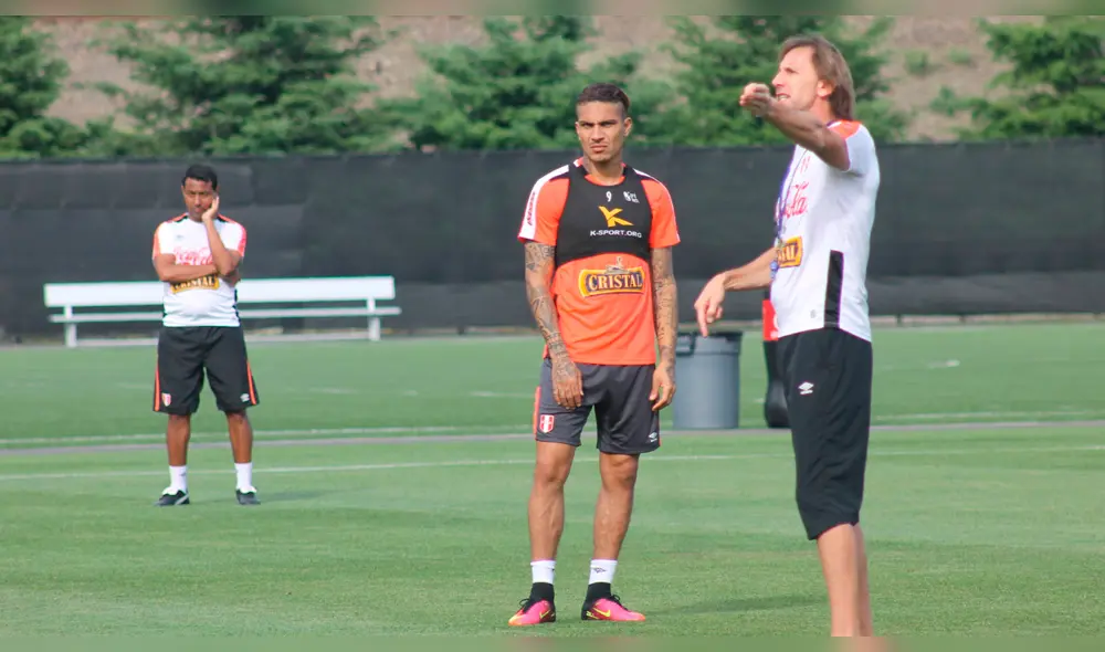 Selección peruana: Paolo Guerrero recibe elogios de Ricardo Gareca.