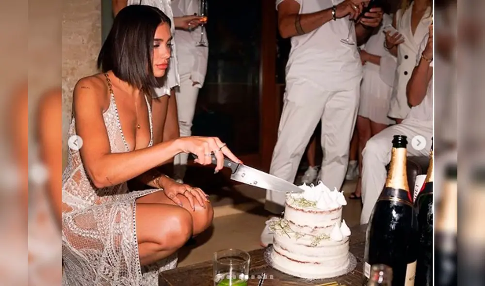 Dua Lipa celebró su cumpleaños con vestido de transparencias en Instagram