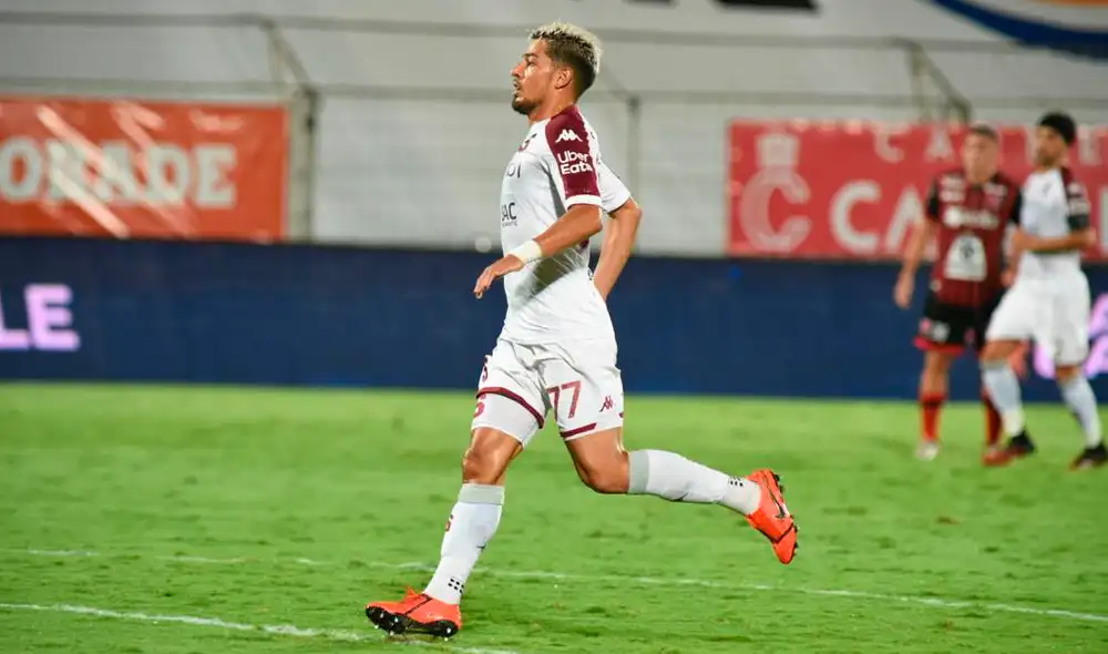 Ariel Rodriguez le dio el empate al Saprissa sobre el Alajuelense en la parte final del clásico de Costa Rica. | Foto: @SaprissaOficial