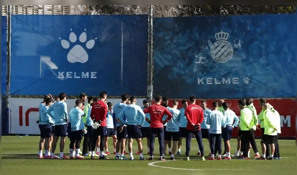 La plantilla del Espanyol seguirá realizando sesiones de trabajo físico pese a la reducción de jornada laboral. Foto: Internet. La plantilla del Espanyol seguirá realizando sesiones de trabajo físico pese a la reducción de jornada laboral. Foto: Internet.