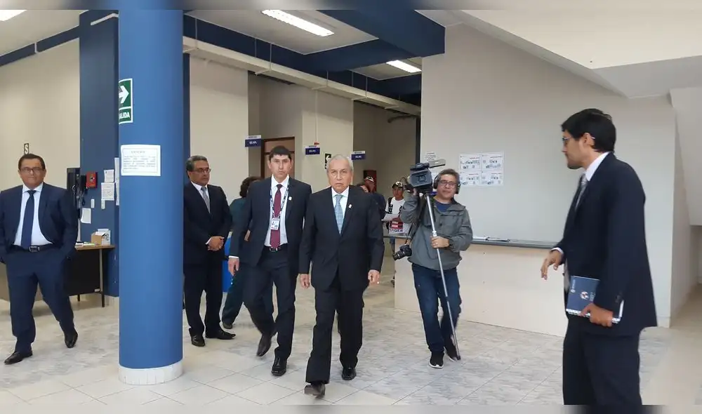 Chávarry no recuerda quién es “el amigo de Paseo de la República”