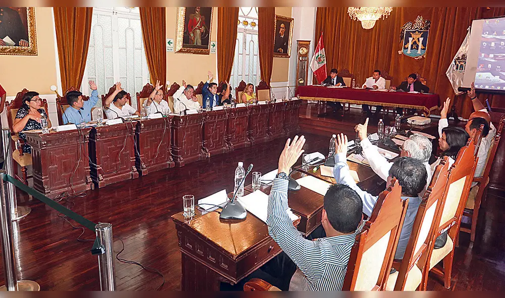 Pleno de concejo solicita a la Contraloría auditar gestión de exalcalde Elidio Espinoza