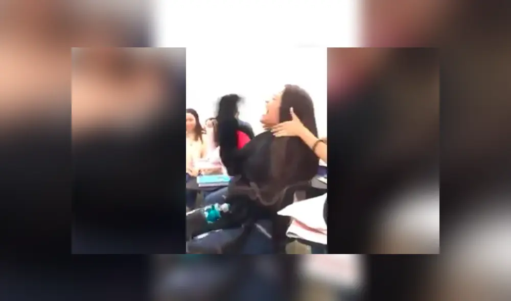Facebook viral: chica sufre ‘ataque de risa’ en plena clase y su amiga hace algo insólito para calmarla Facebook viral: chica sufre ‘ataque de risa’ en plena clase y su amiga hace algo insólito para calmarla
