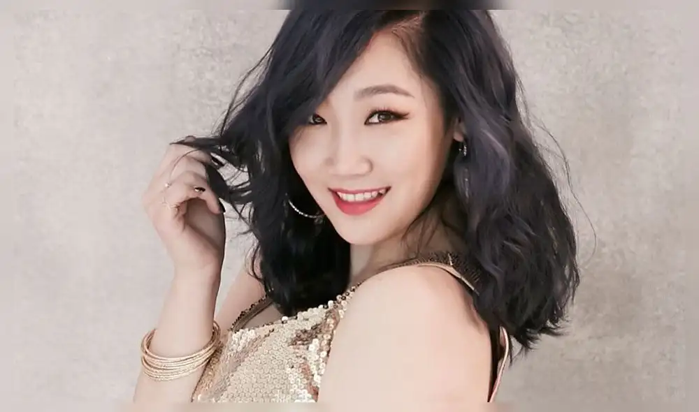 Yoon Bit Na Ra es una compositora surcoreana mejor conocida por su nombre artístico, eSNA. Nació el 7 de noviembre de 1987. Crédito: Instagram Yoon Bit Na Ra es una compositora surcoreana mejor conocida por su nombre artístico, eSNA. Nació el 7 de noviembre de 1987. Crédito: Instagram