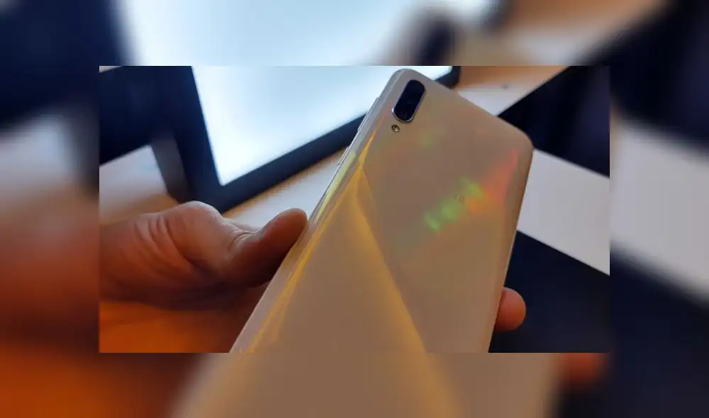 Samsung Galaxy A30s tiene triple cámara trasera.