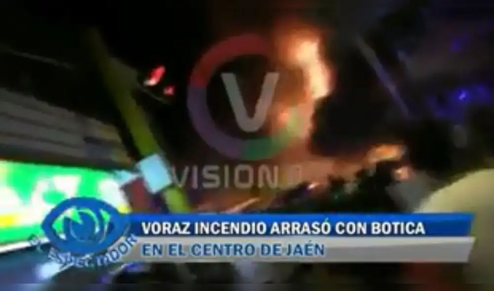 Incendio arrasó con farmacia del centro de Jaén [VIDEO]