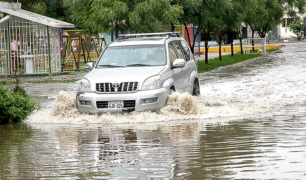 Colapso. Las lluvias continuarán en Piura y es posible que se repitan los aniegos y desbordes del río en zona baja de la ciudad.