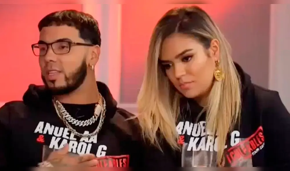 Karol G y  Anuel AA son blanco de crueles comentarios por bañarse en piscina con joyas de oro