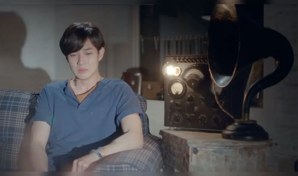 Choi Woo Shik de Parasite: "My Old Story" - IU (2014).