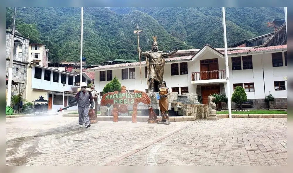 Machu Picchu pueblo depende de la actividad turística. Machu Picchu pueblo depende de la actividad turística.