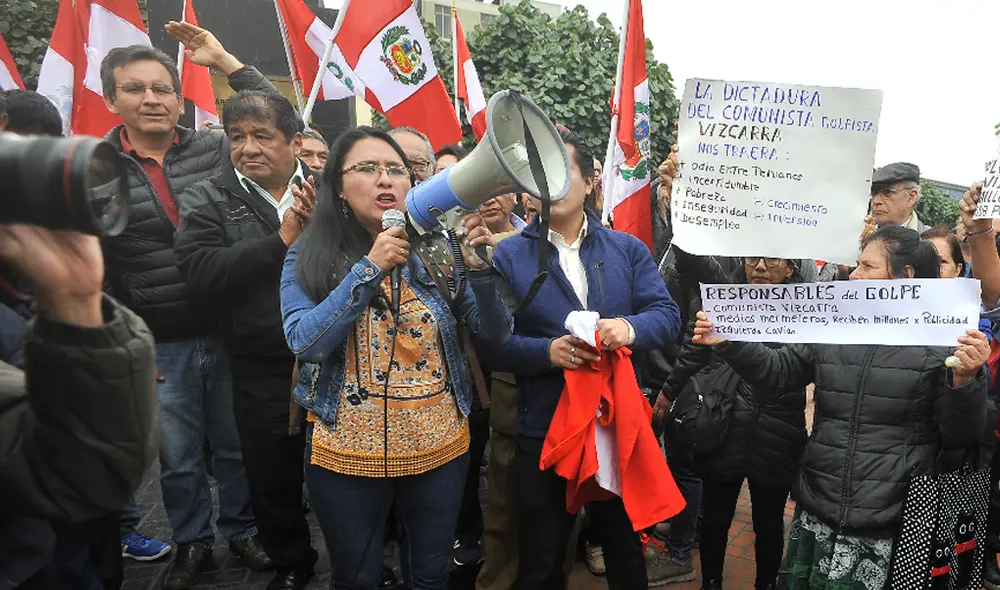 Extrabajadores del Comgreso en marcha fujiaprista. Foto: Javier Quispe/La República.