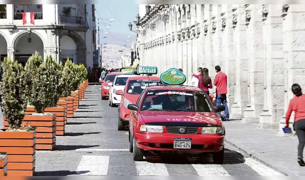 CANTIDAD. Según la comuna, en los últimos 10 años, se vencieron 21 000 permisos de taxistas.