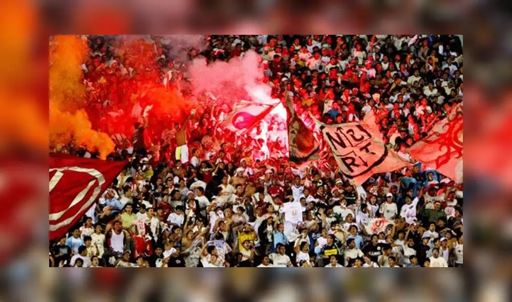 Hinchada de Universitario. Hinchada de Universitario.