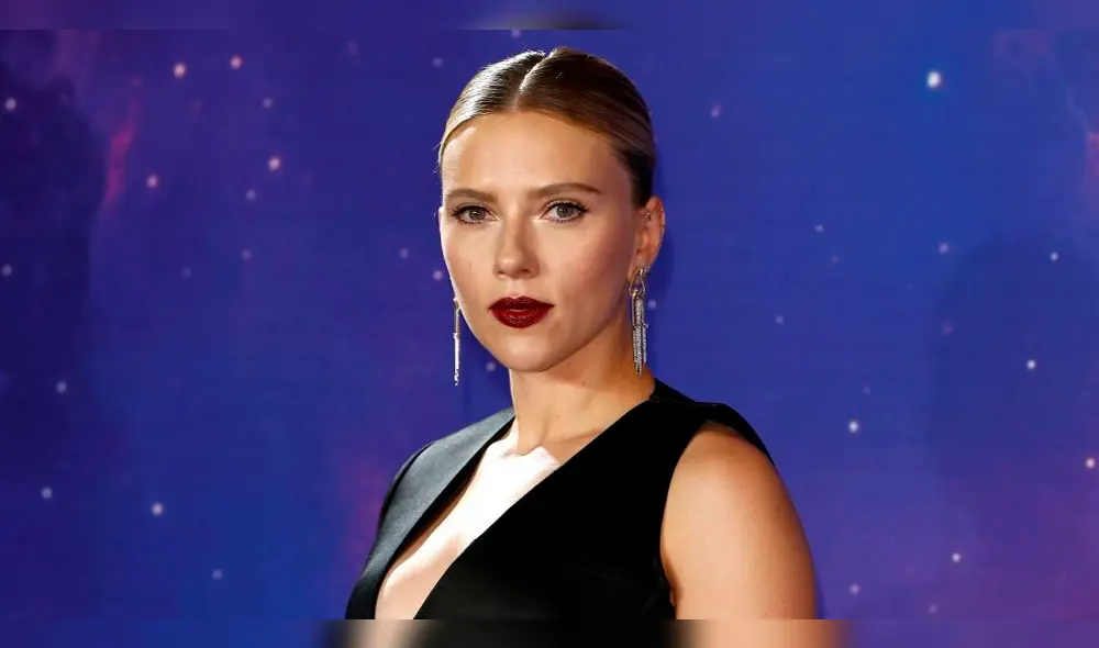 Scarlett Johansson y Capitán América hacen alarde de su relación [VIDEO]