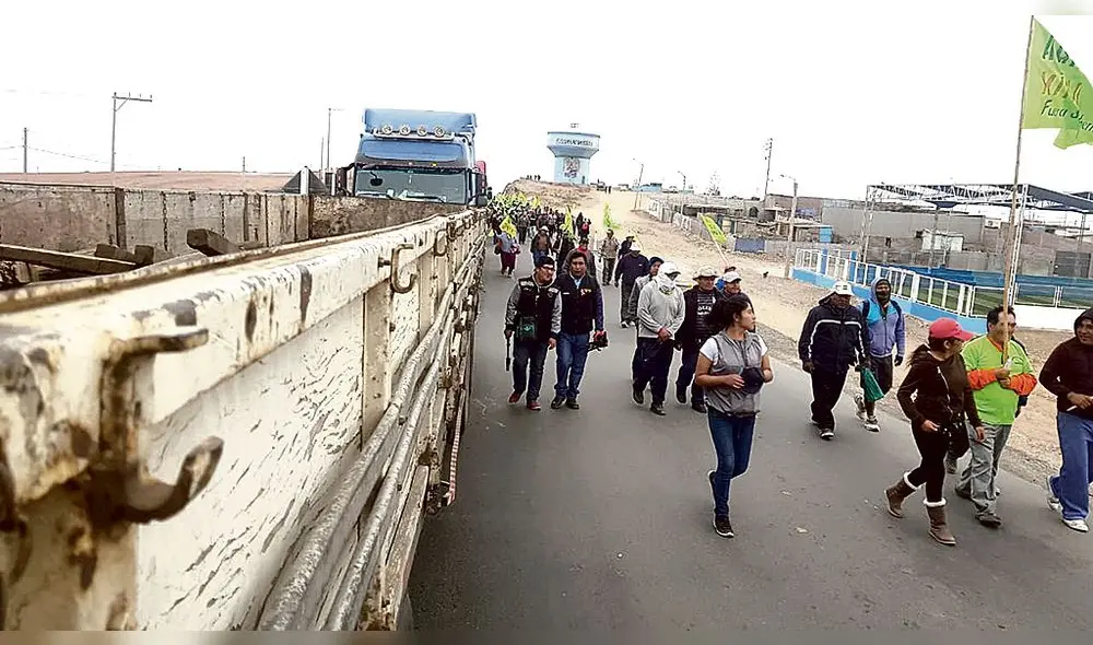 Al paro. La semana pasada, los sindicatos y organizaciones sociales bloquearon por cuatro días la vía a Matarani. Ello afectó la llegada de combustible a Arequipa.