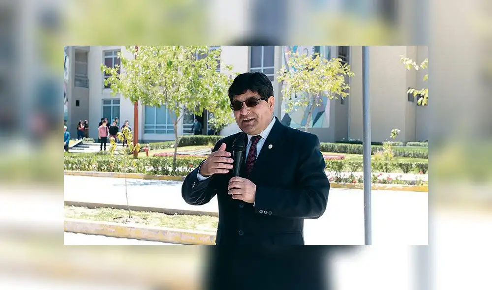 ROHEL SANCHEZ RECTOR DE LA UNIVERSIDAD NACIONAL DE SAN AGUSTIN INAGURA NUEVA PUERTA DE ACCESO ROHEL SANCHEZ RECTOR DE LA UNIVERSIDAD NACIONAL DE SAN AGUSTIN INAGURA NUEVA PUERTA DE ACCESO