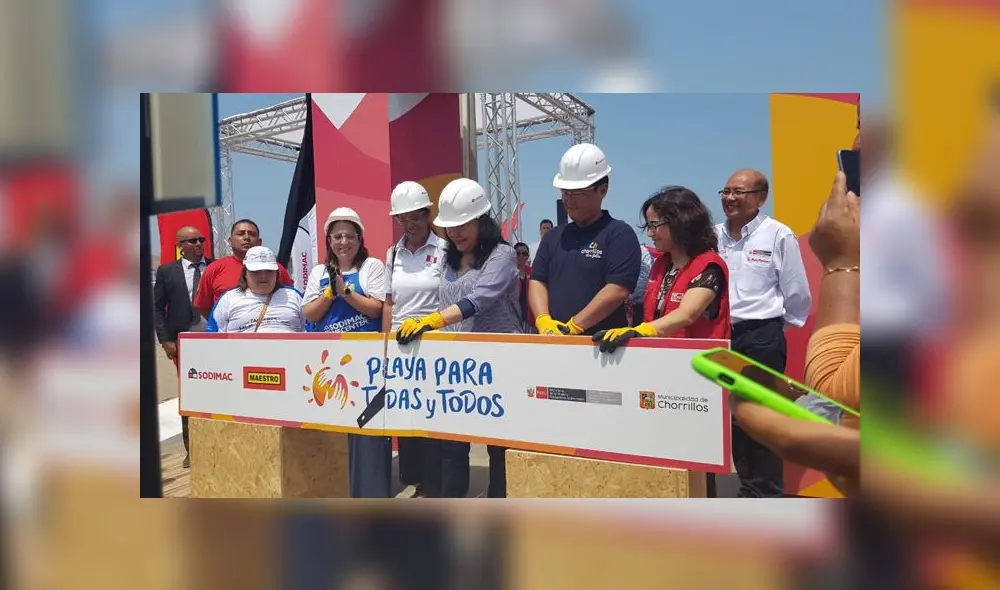 Ministra de la Mujer dijo que espera que el ejemplo se replique en otras playas del país.